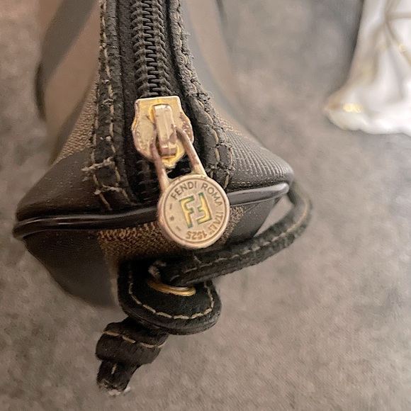 Vintage Authentic Fendi Cross Body - Picture 4 of 11